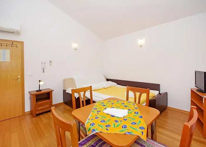 Srzic Apartment Makarska