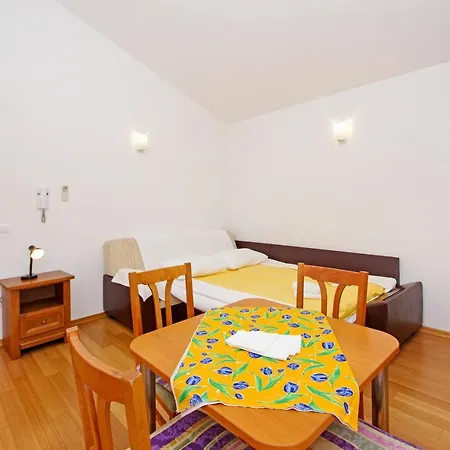 Srzic Apartment Makarska