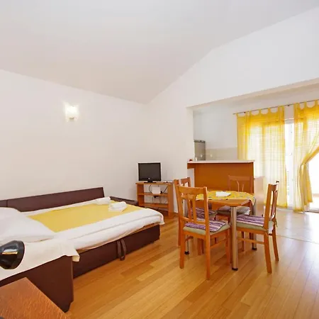 Srzic Apartment Makarska